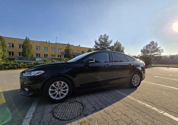 Ford Mondeo cena 62361 przebieg: 160000, rok produkcji 2019 z Kielce małe 407